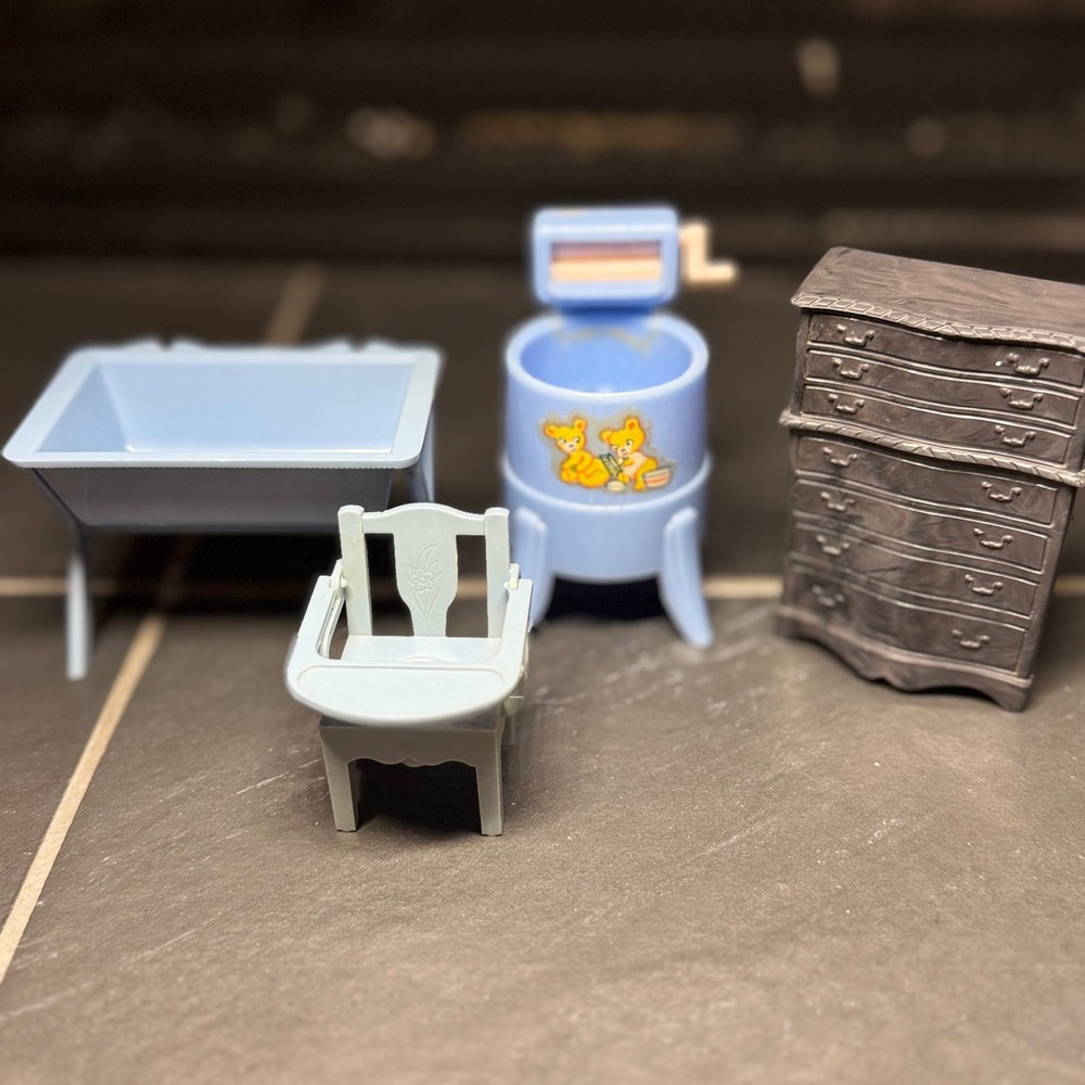 Vintage Renwal Dollhouse Furniture Lot Blue Washing Machine Potty Dresser USA